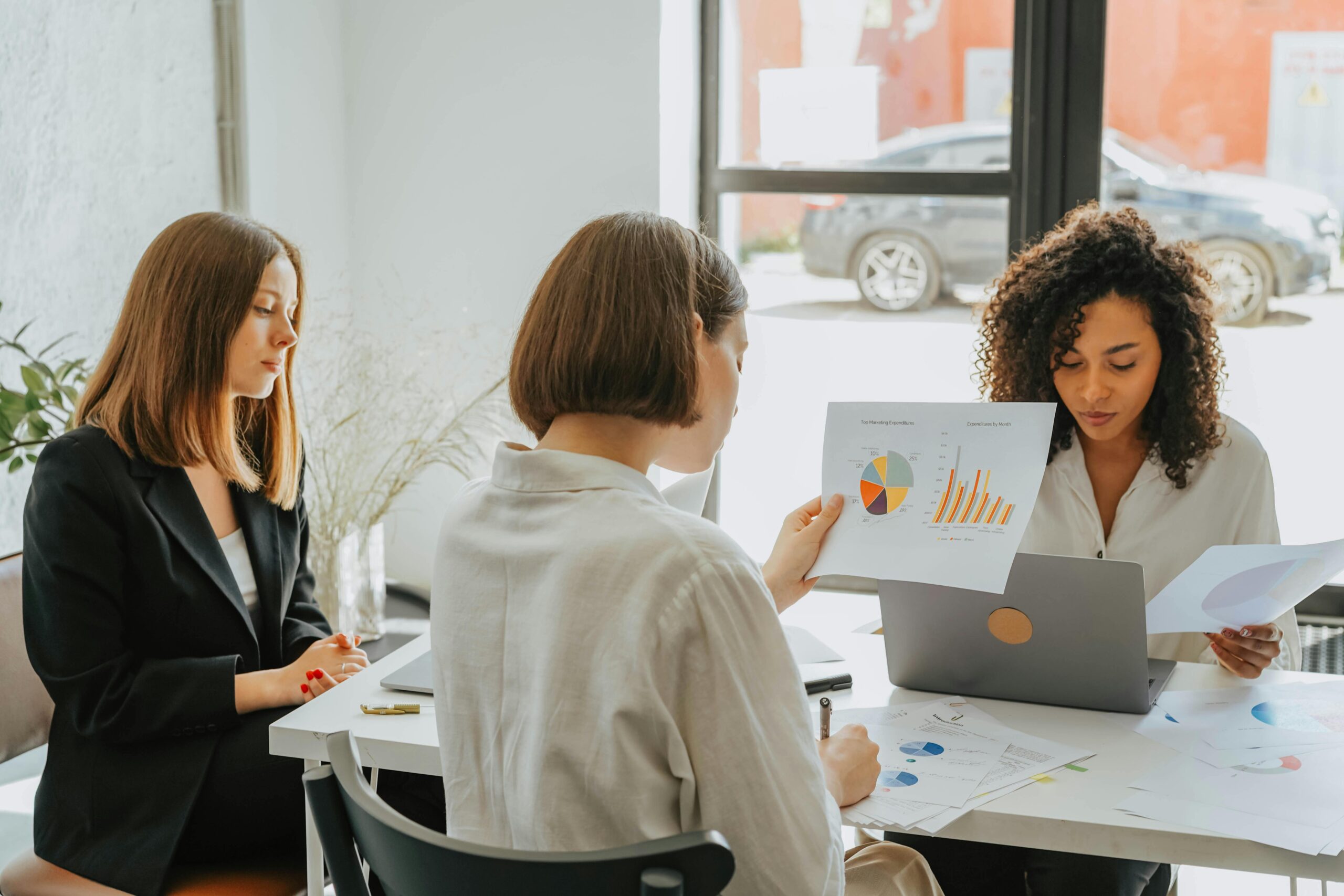 Learn how to teach AI your writing voice and add the human edit that builds credibility and connection.